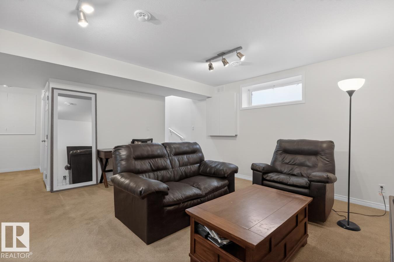 3 Middleton CL, Leduc
