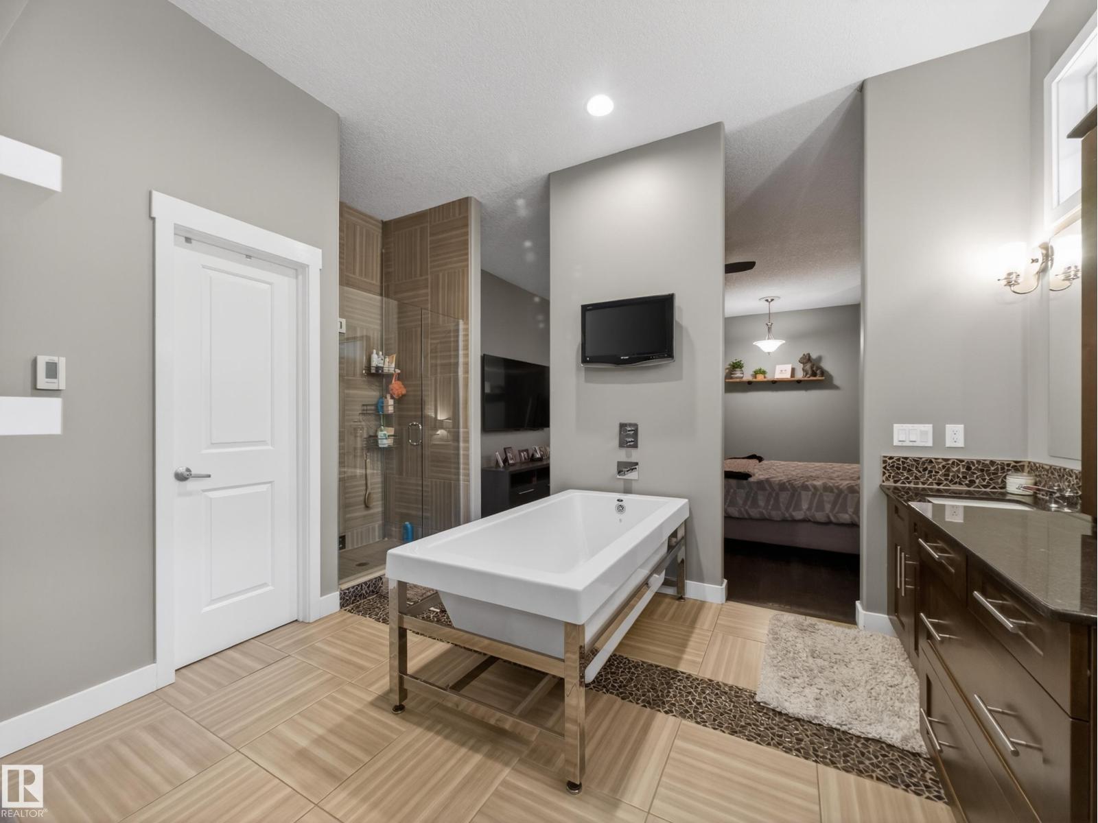 5117 TERWILLEGAR BV NW, Edmonton