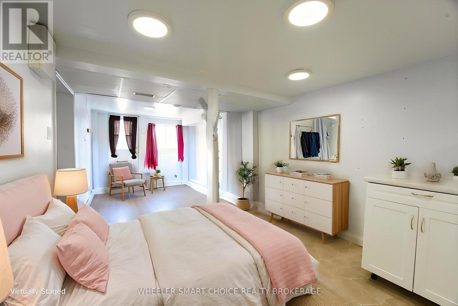 300 GARDENER AVENUE - 40