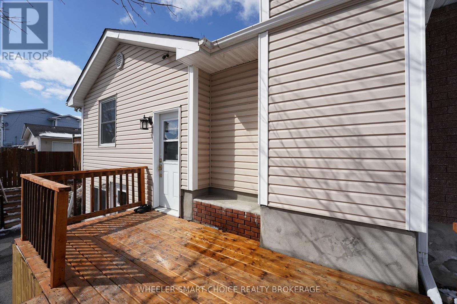 300 GARDENER AVENUE - 44