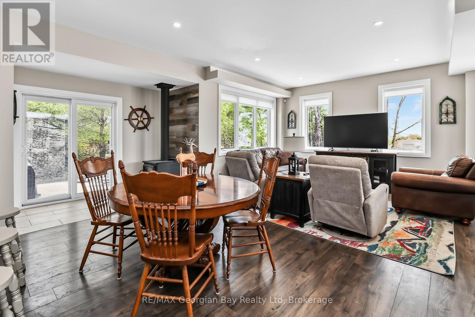 1432 HONEY HARBOUR ROAD - 9