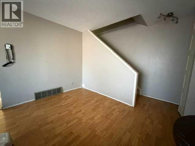 #12 5231 6 Avenue - 6