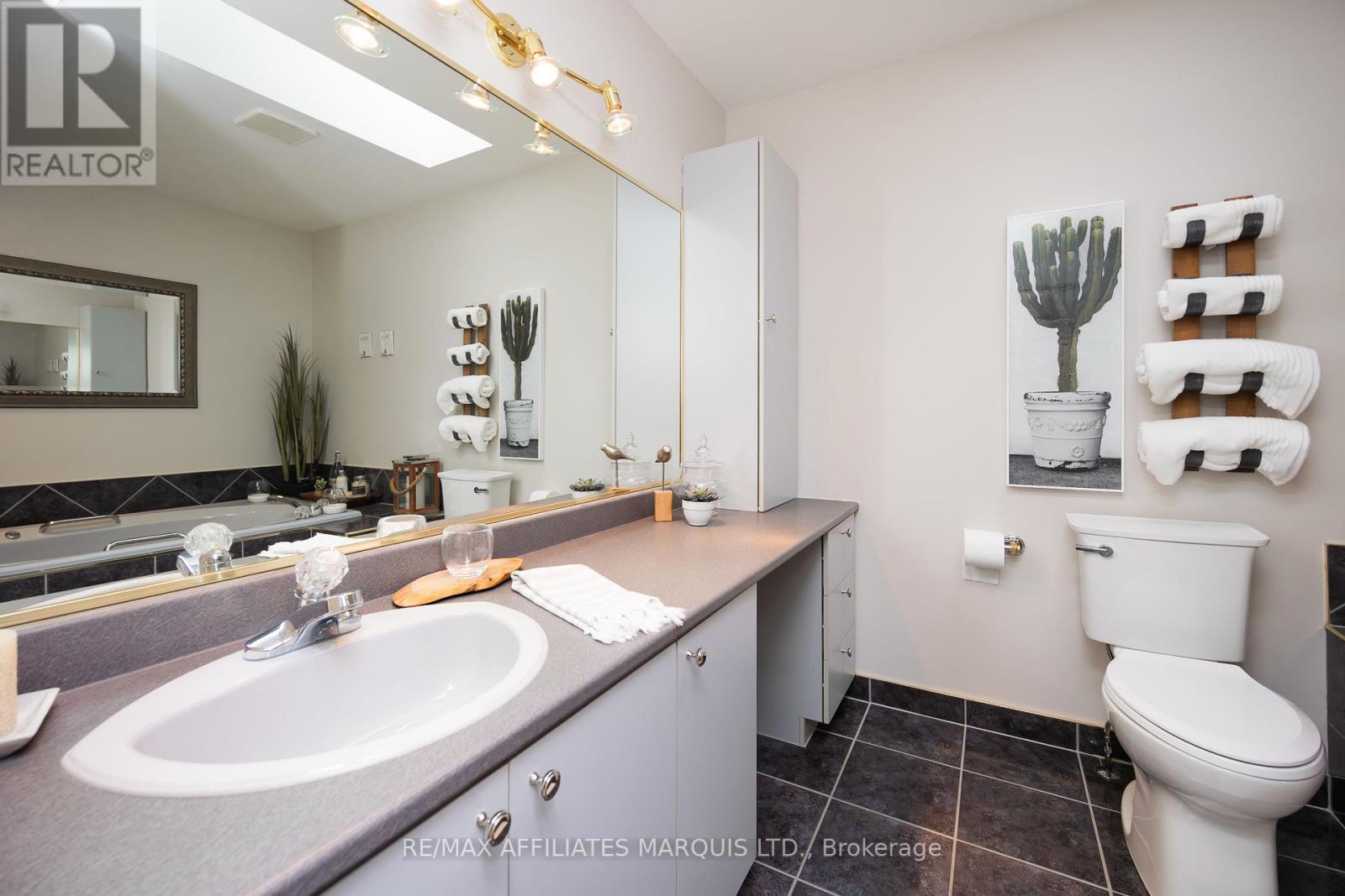 162 HOPE STREET - 28