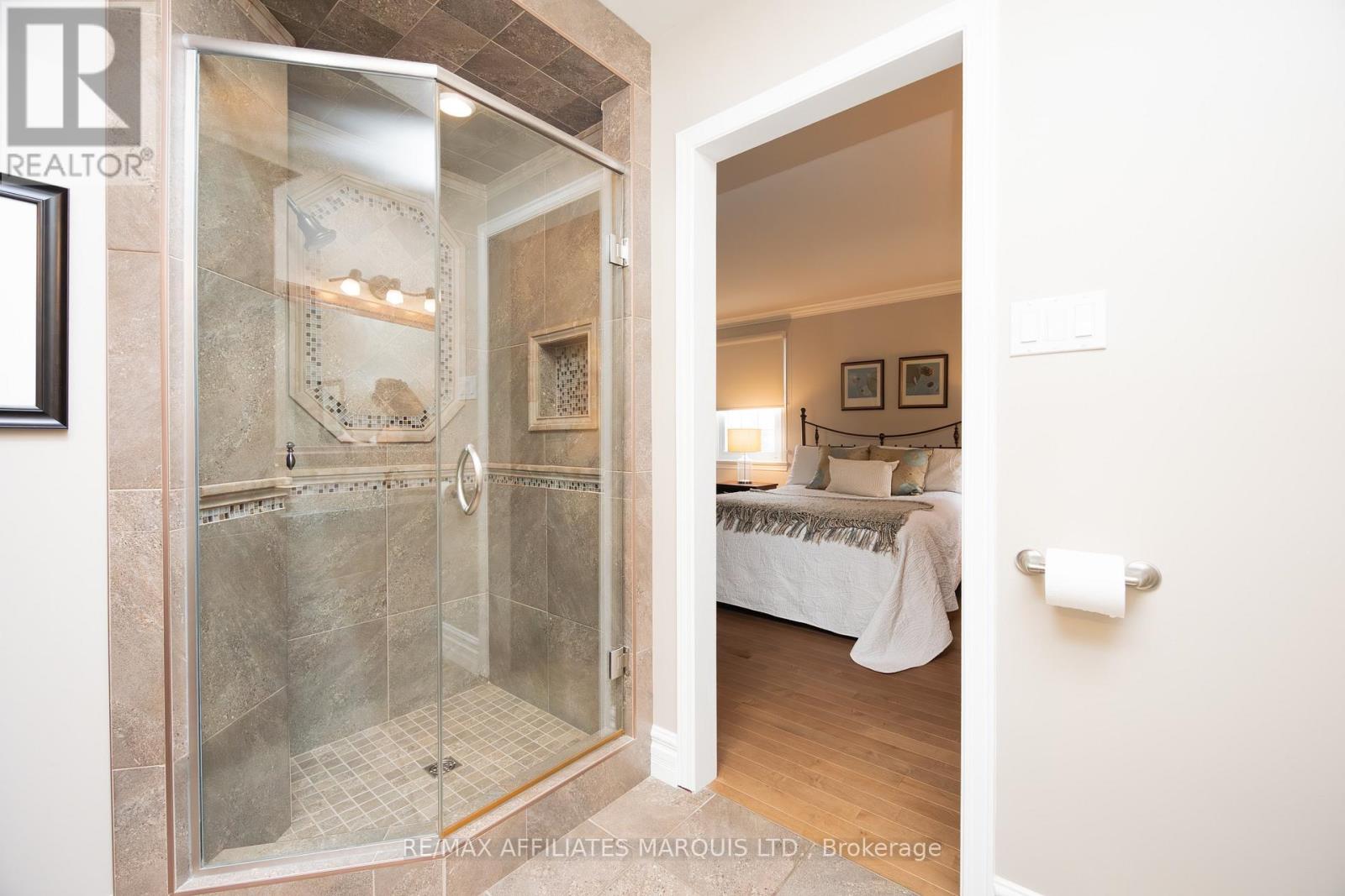 162 HOPE STREET - 34