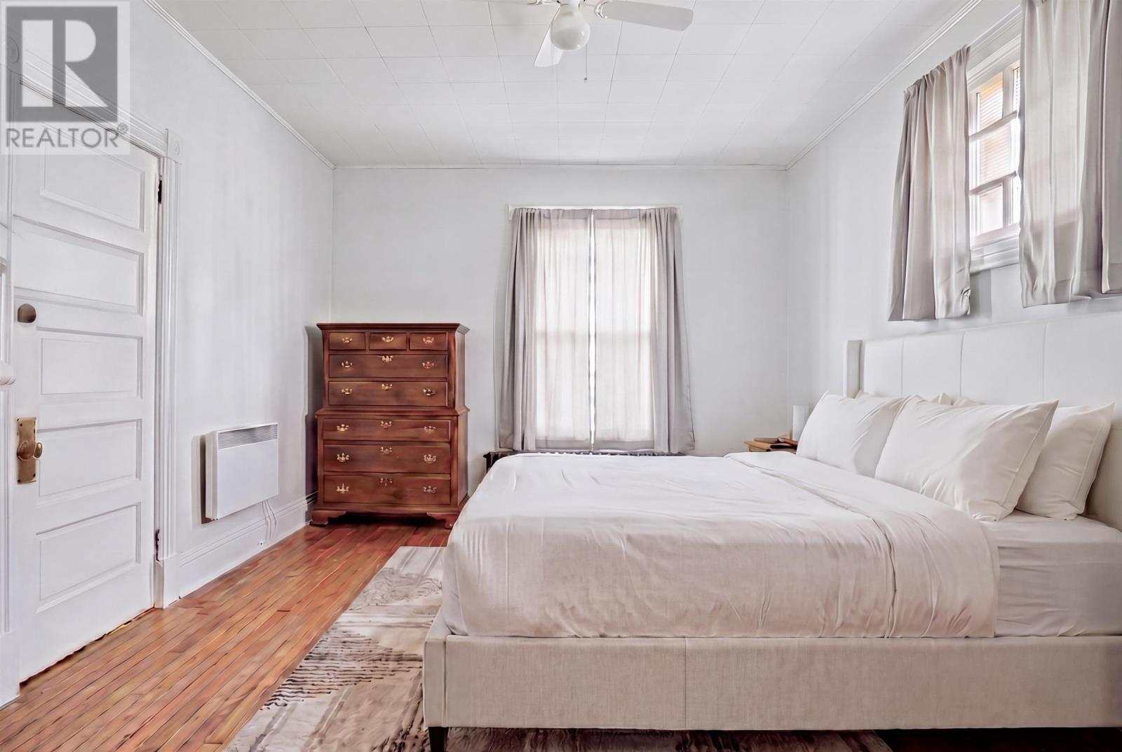 222 Grafton Street — photo 17
