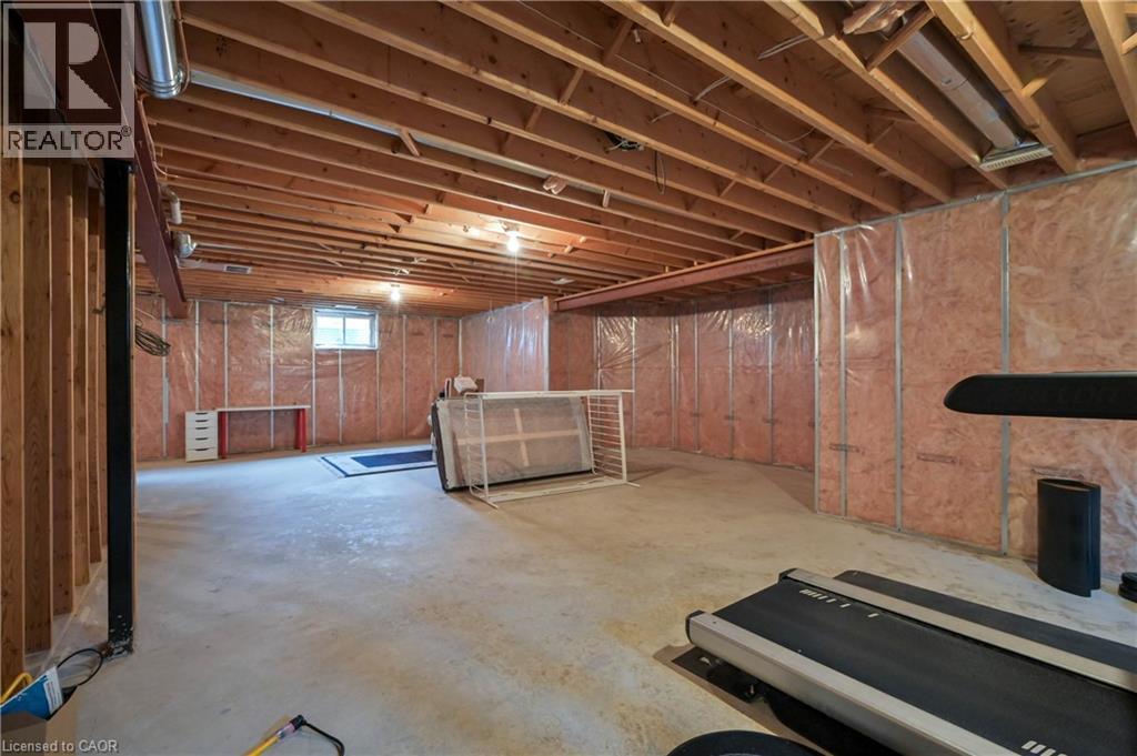 58 TEMPLETON Drive - 32