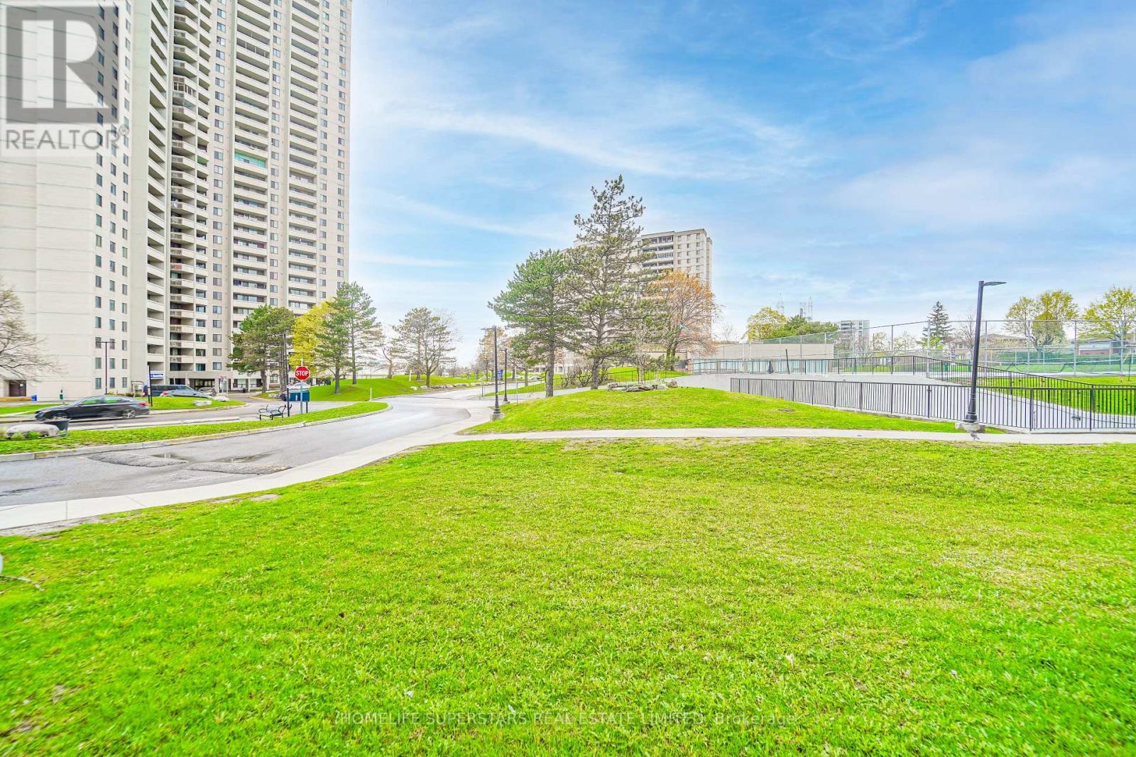 #110 5 SAN ROMANO WAY - 26