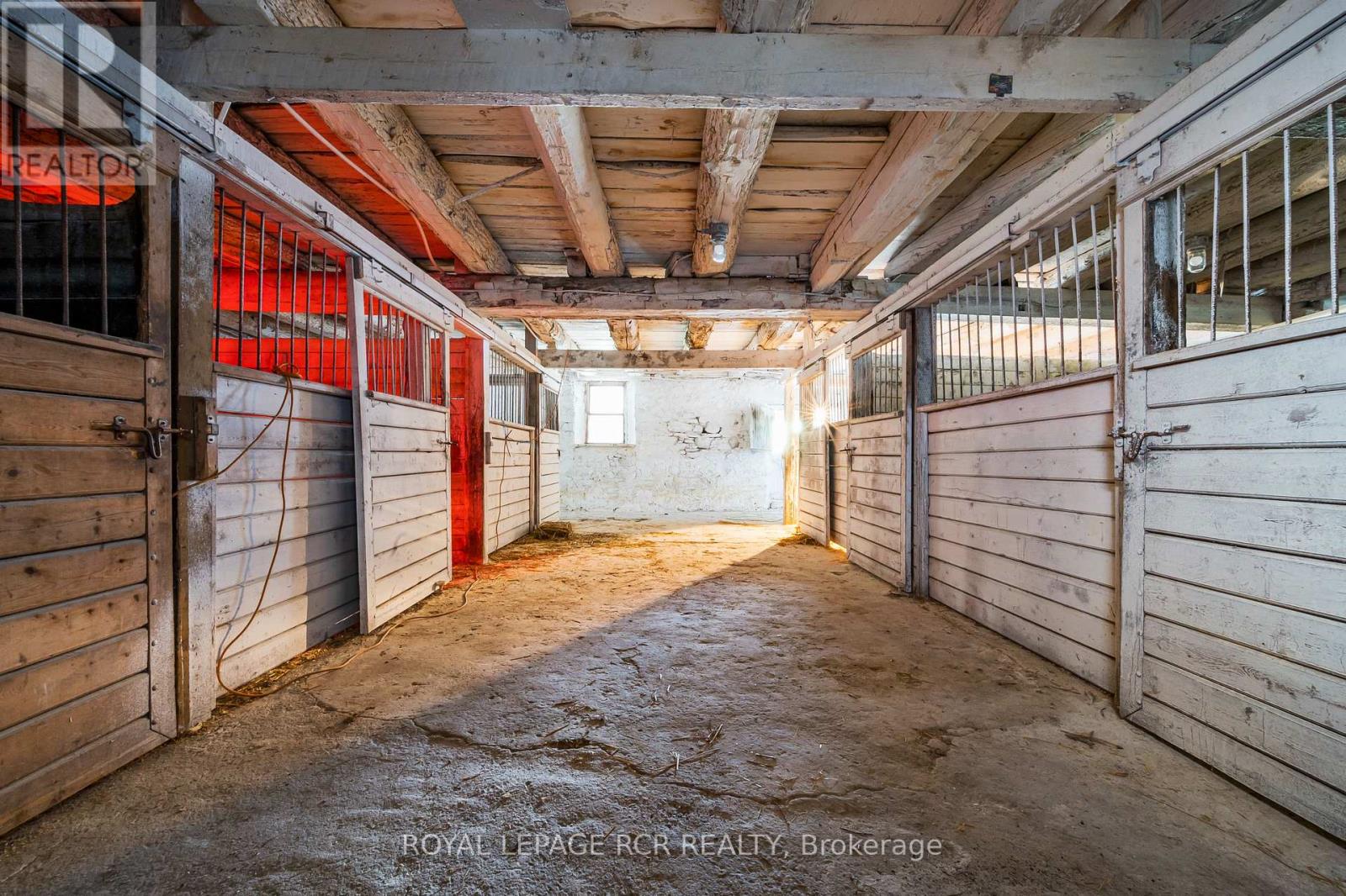 487233 30 SIDE ROAD - 10