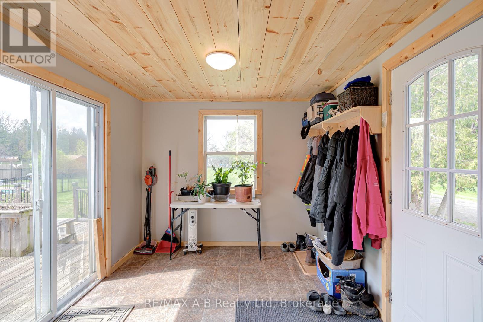 1241 - 1247 COLBORNE STREET W - 10