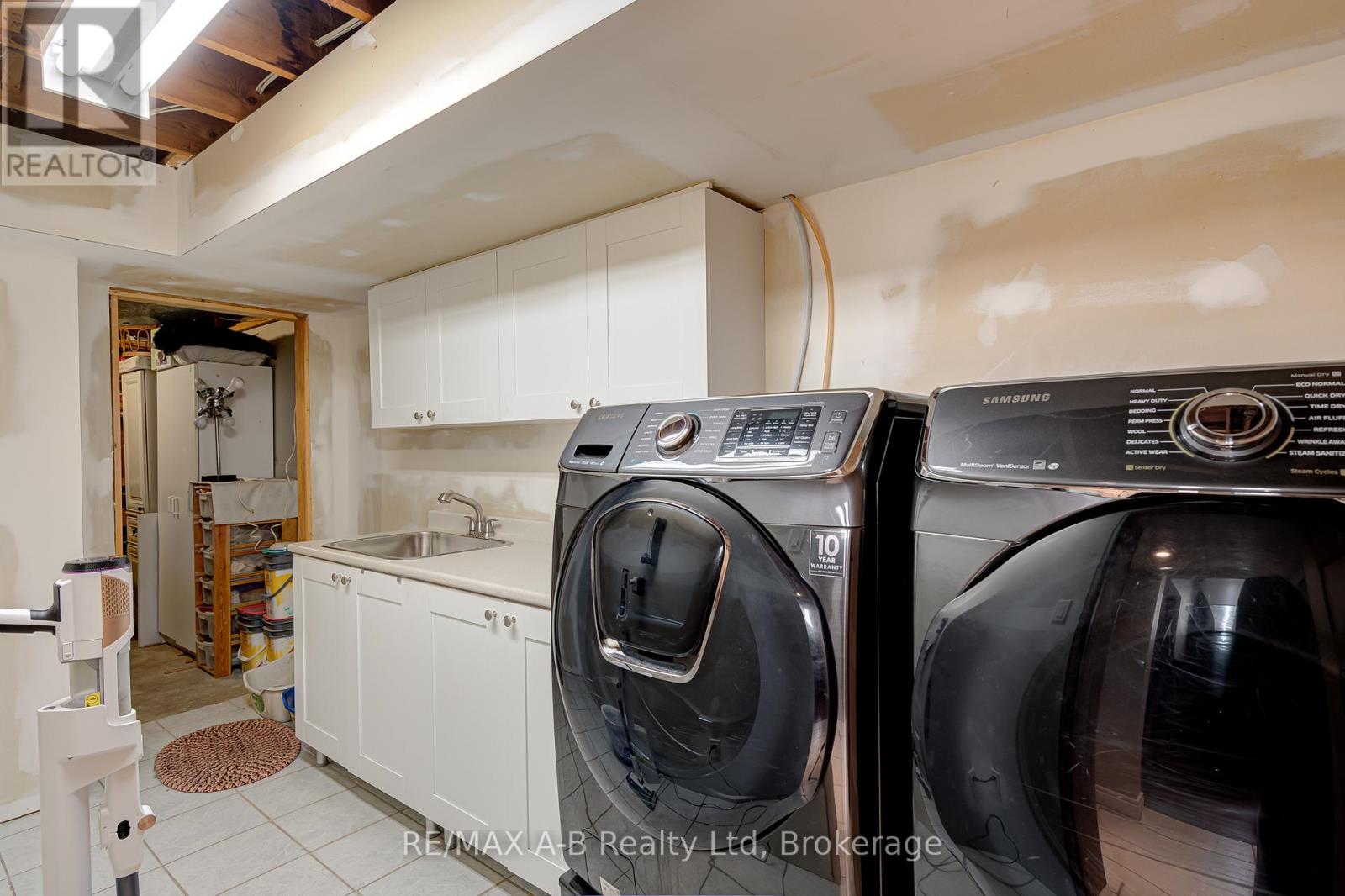 1241 - 1247 COLBORNE STREET W - 20
