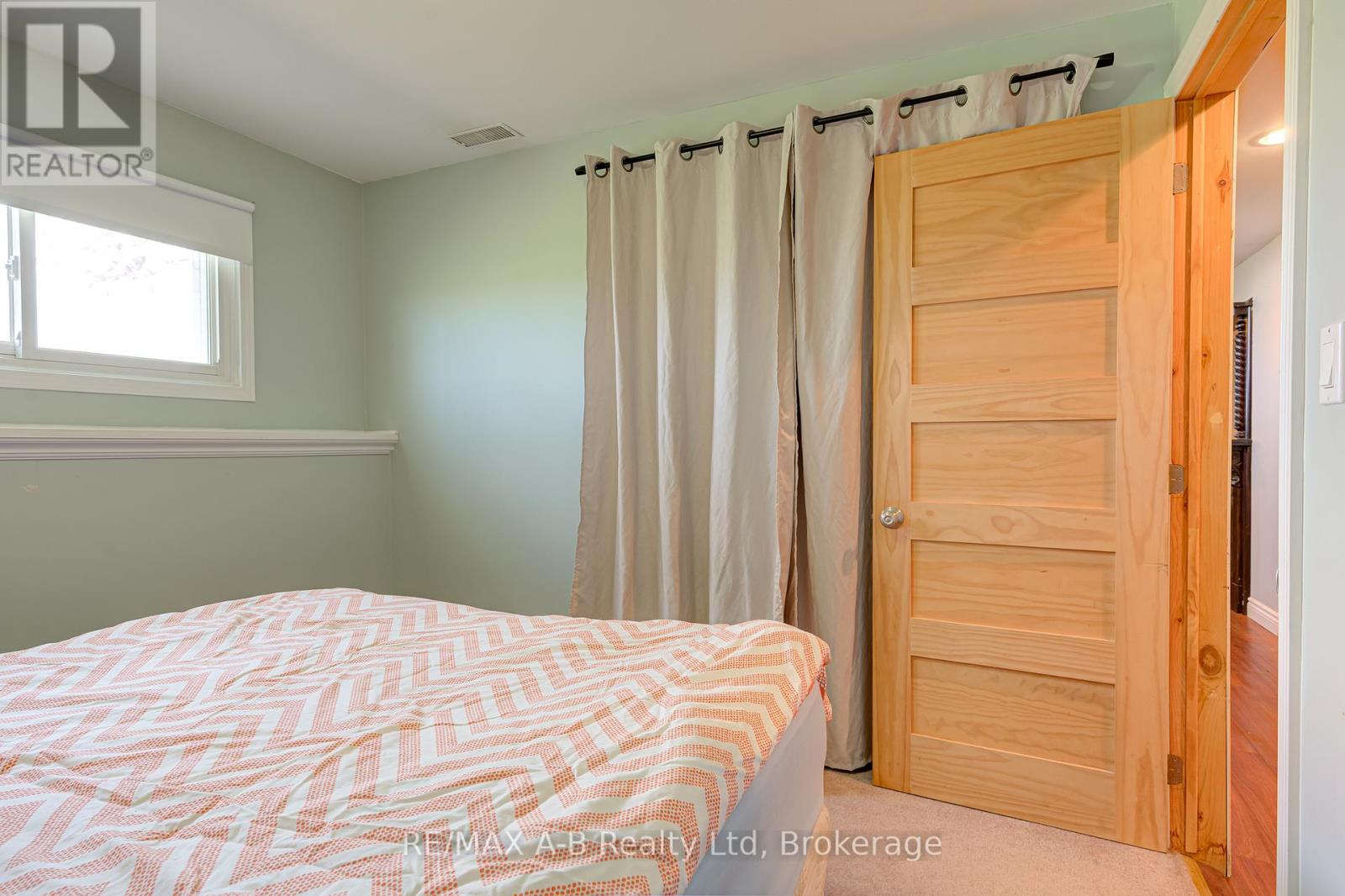 1241 - 1247 COLBORNE STREET W - 22