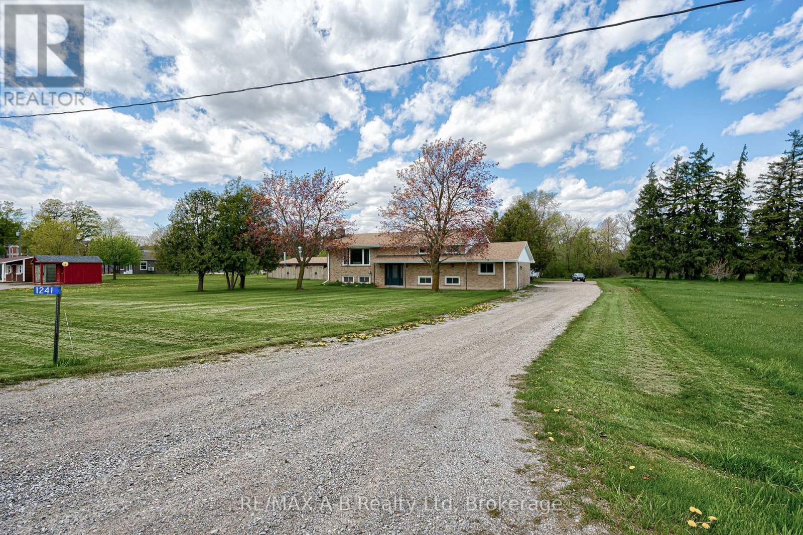 1241 - 1247 COLBORNE STREET W - 3