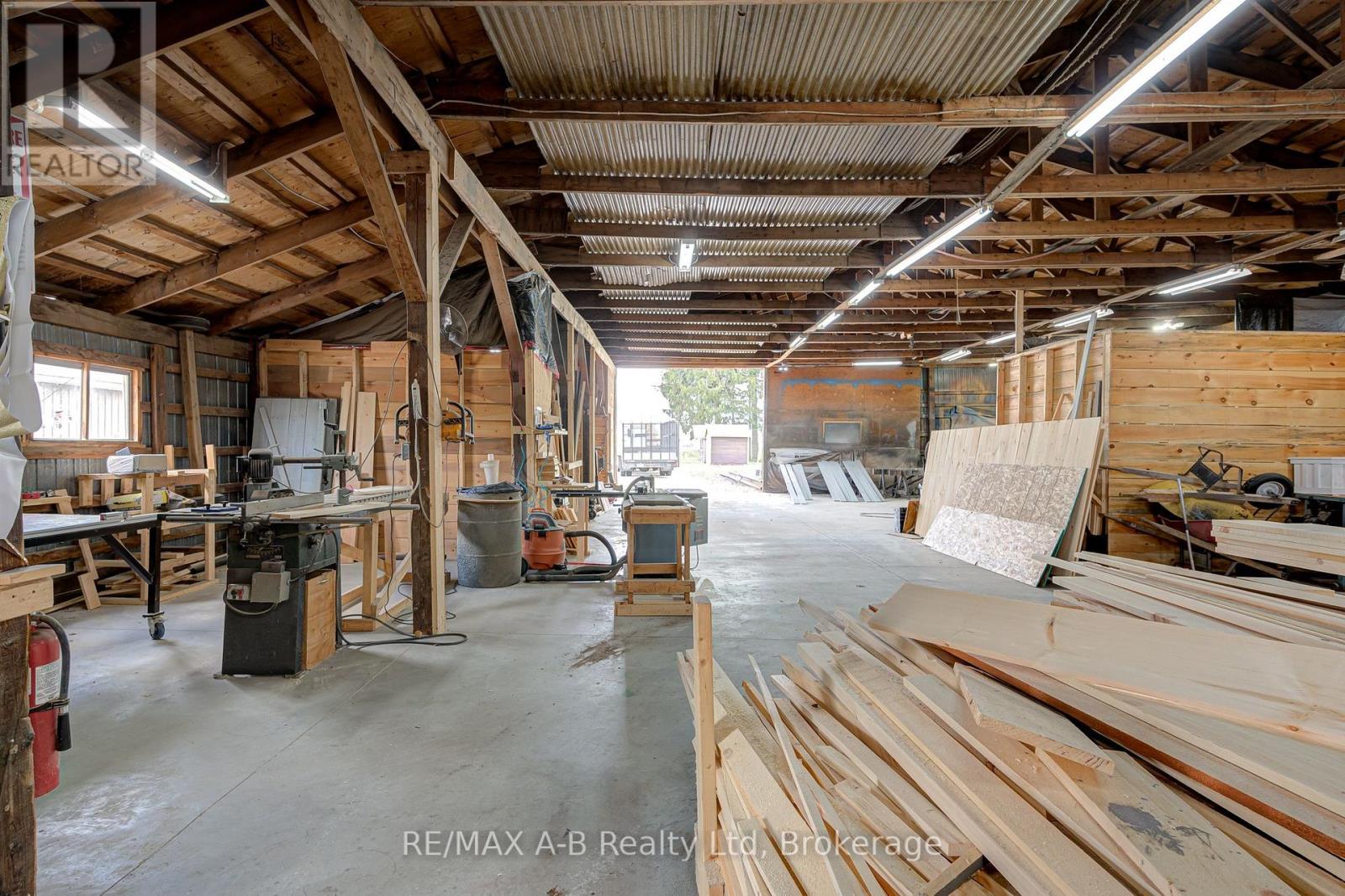 1241 - 1247 COLBORNE STREET W - 41
