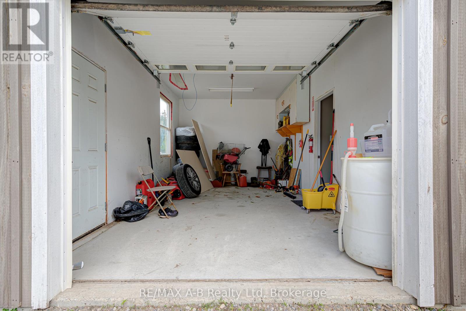 1241 - 1247 COLBORNE STREET W - 46