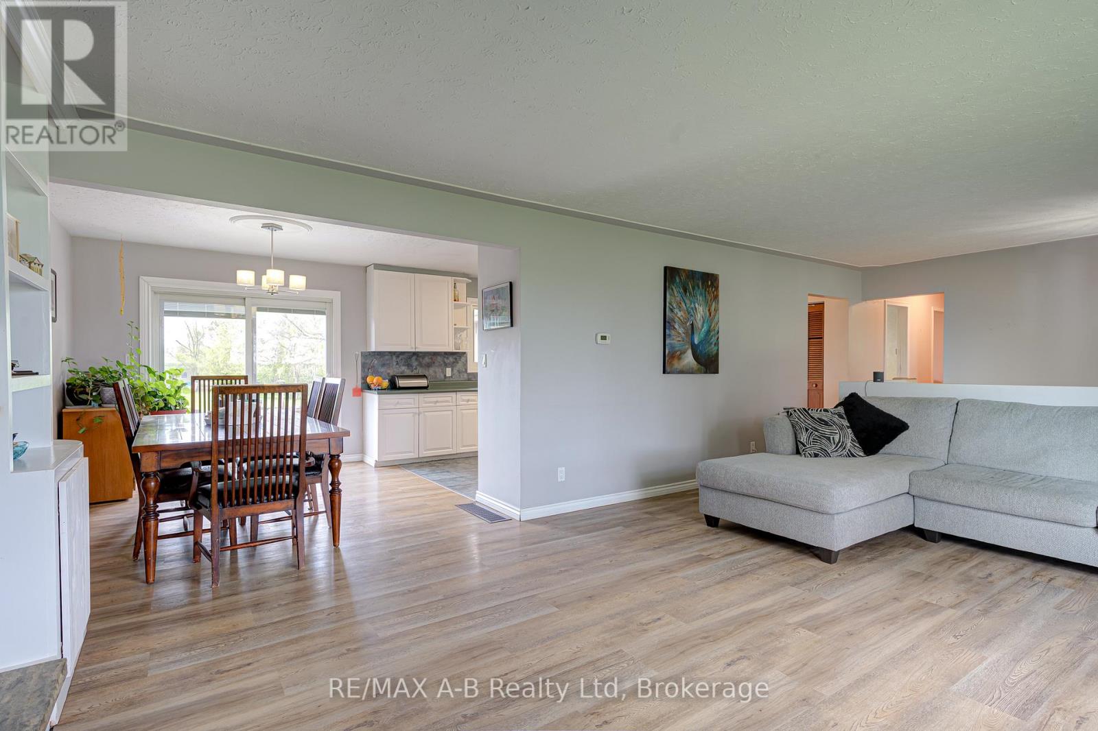 1241 - 1247 COLBORNE STREET W - 7