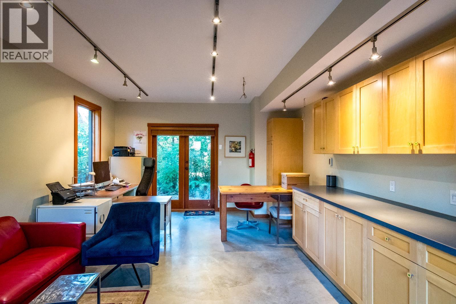 5201 HAVIES ROAD, Sechelt