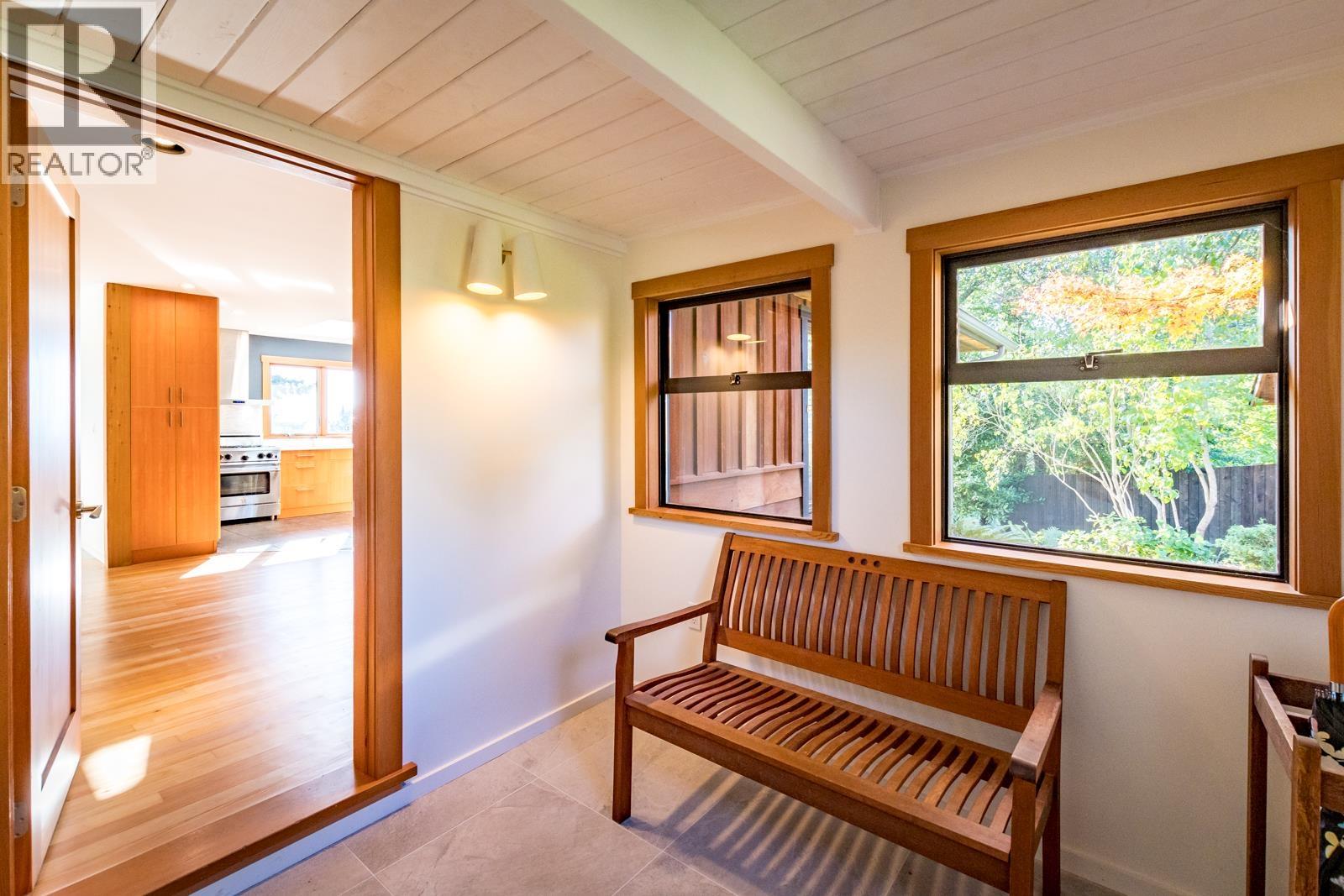 5201 HAVIES ROAD, Sechelt