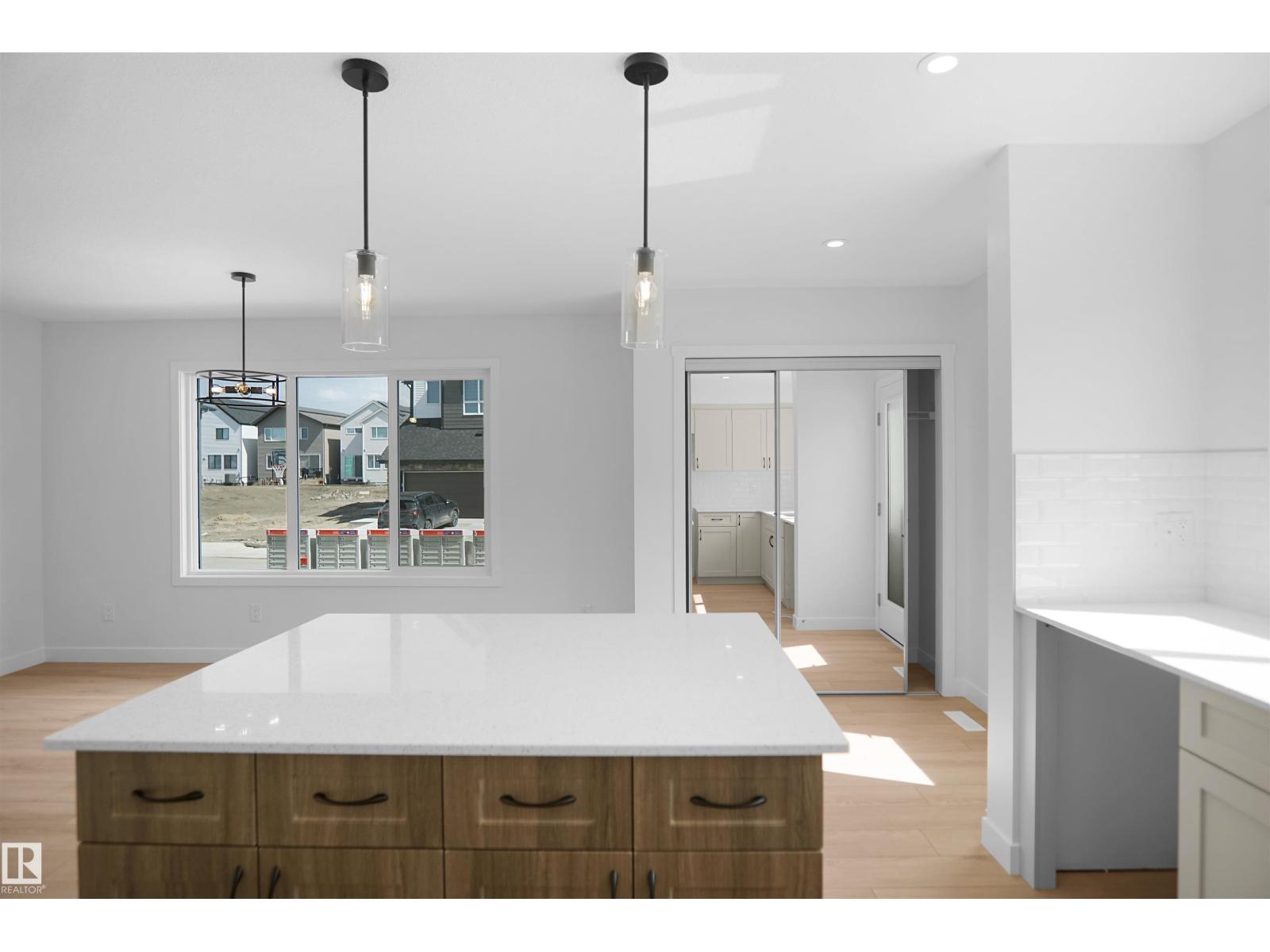 19443 22 AV NW, Edmonton