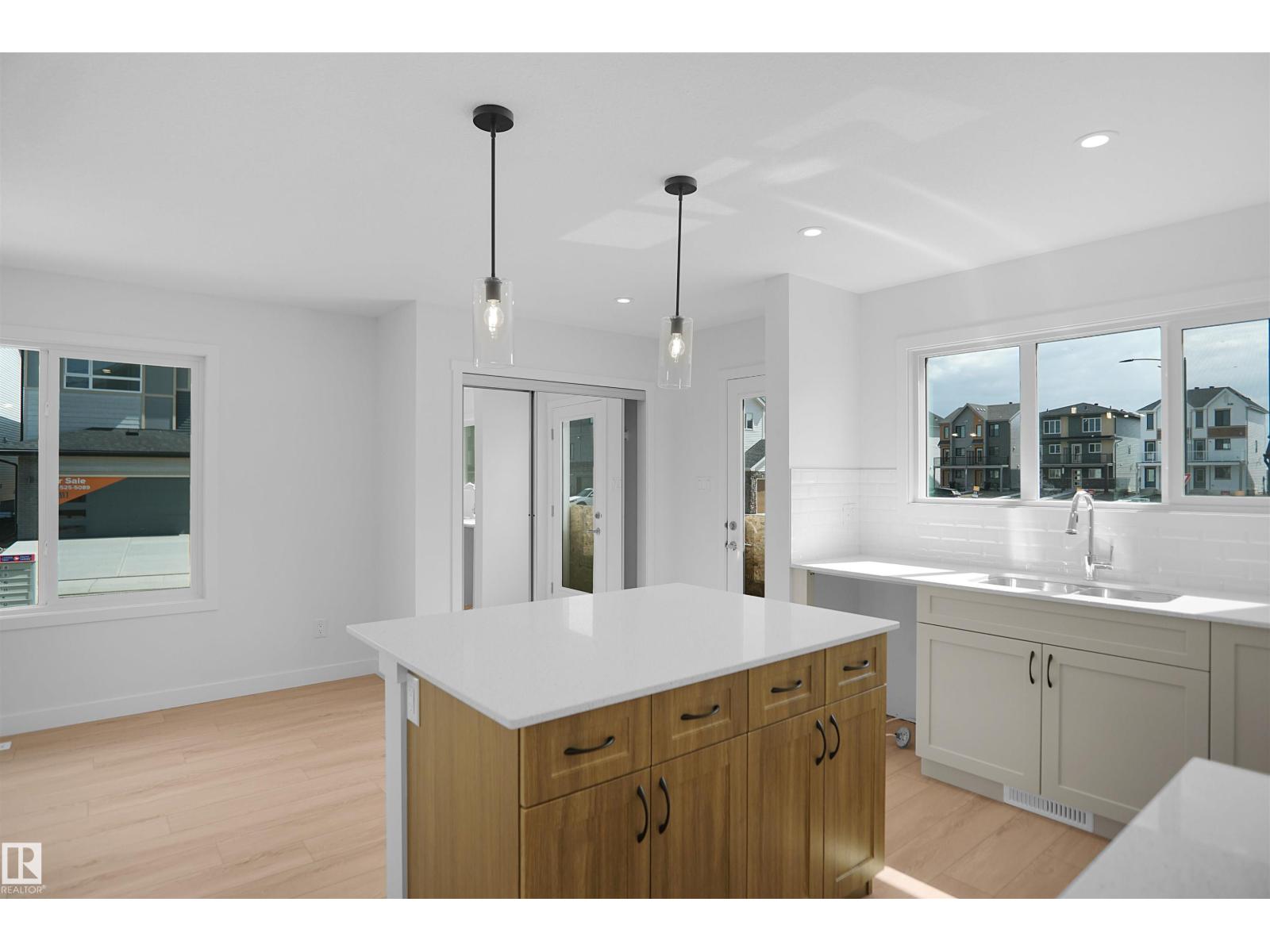 19443 22 AV NW, Edmonton