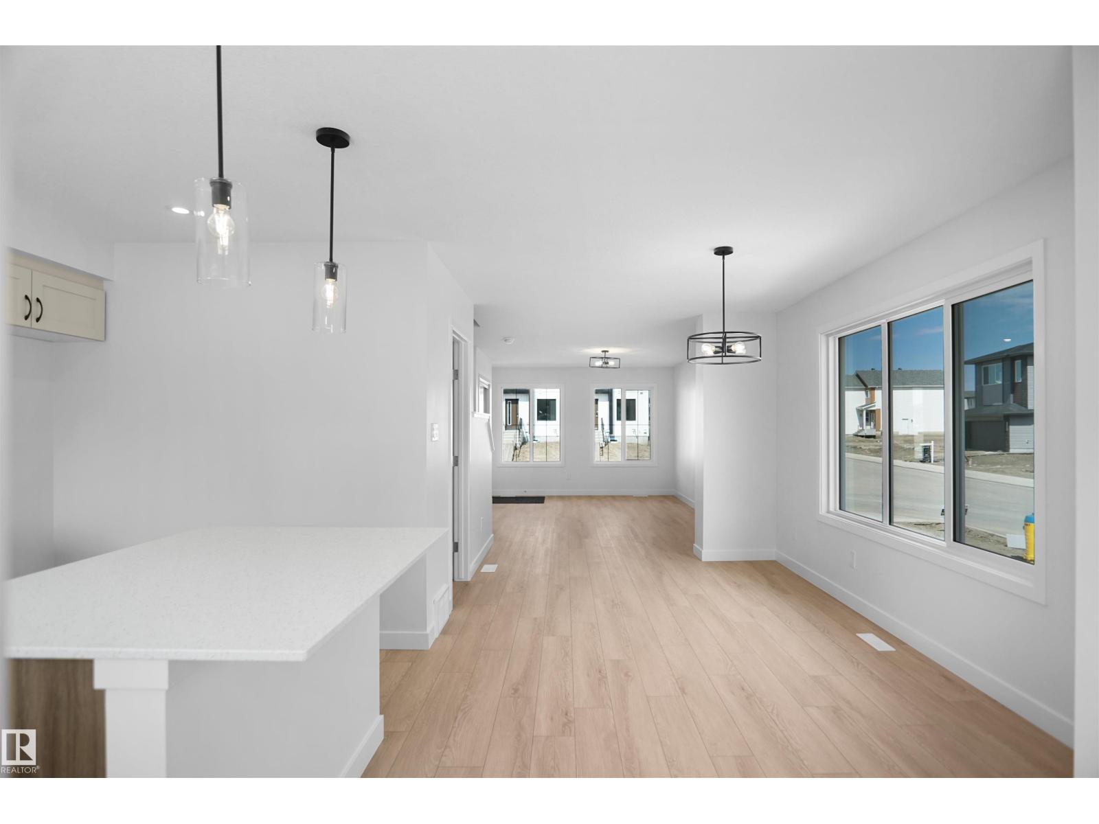 19443 22 AV NW, Edmonton