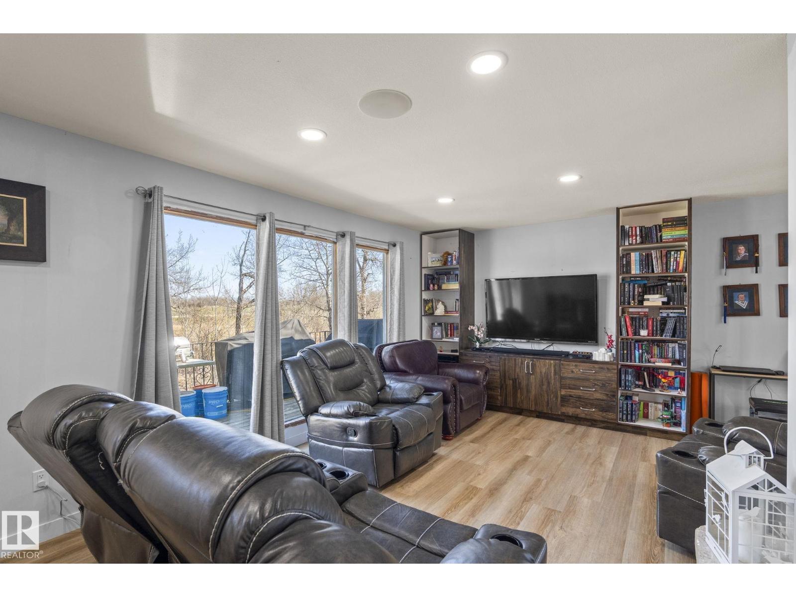 23133 TWP RD, Rural Leduc County