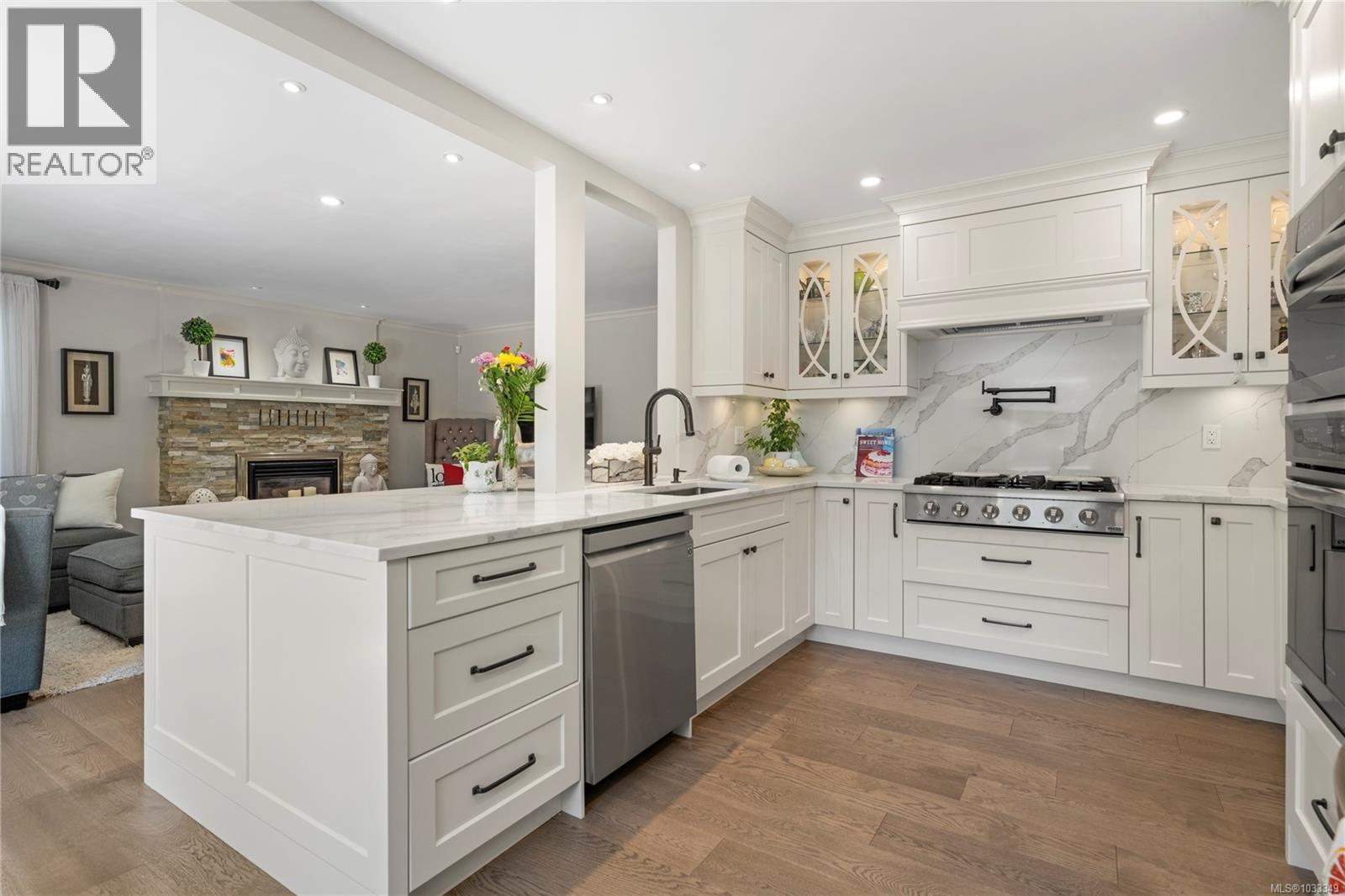 221 Blairgowrie Pl - 25