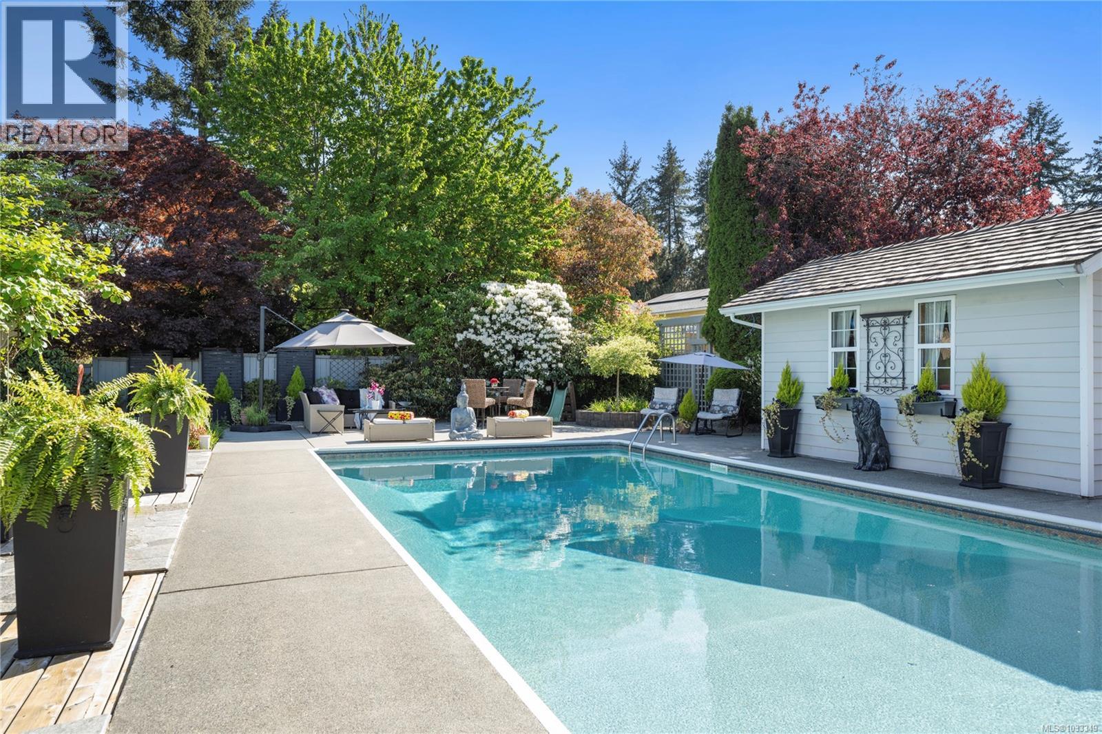 221 Blairgowrie Pl - 10