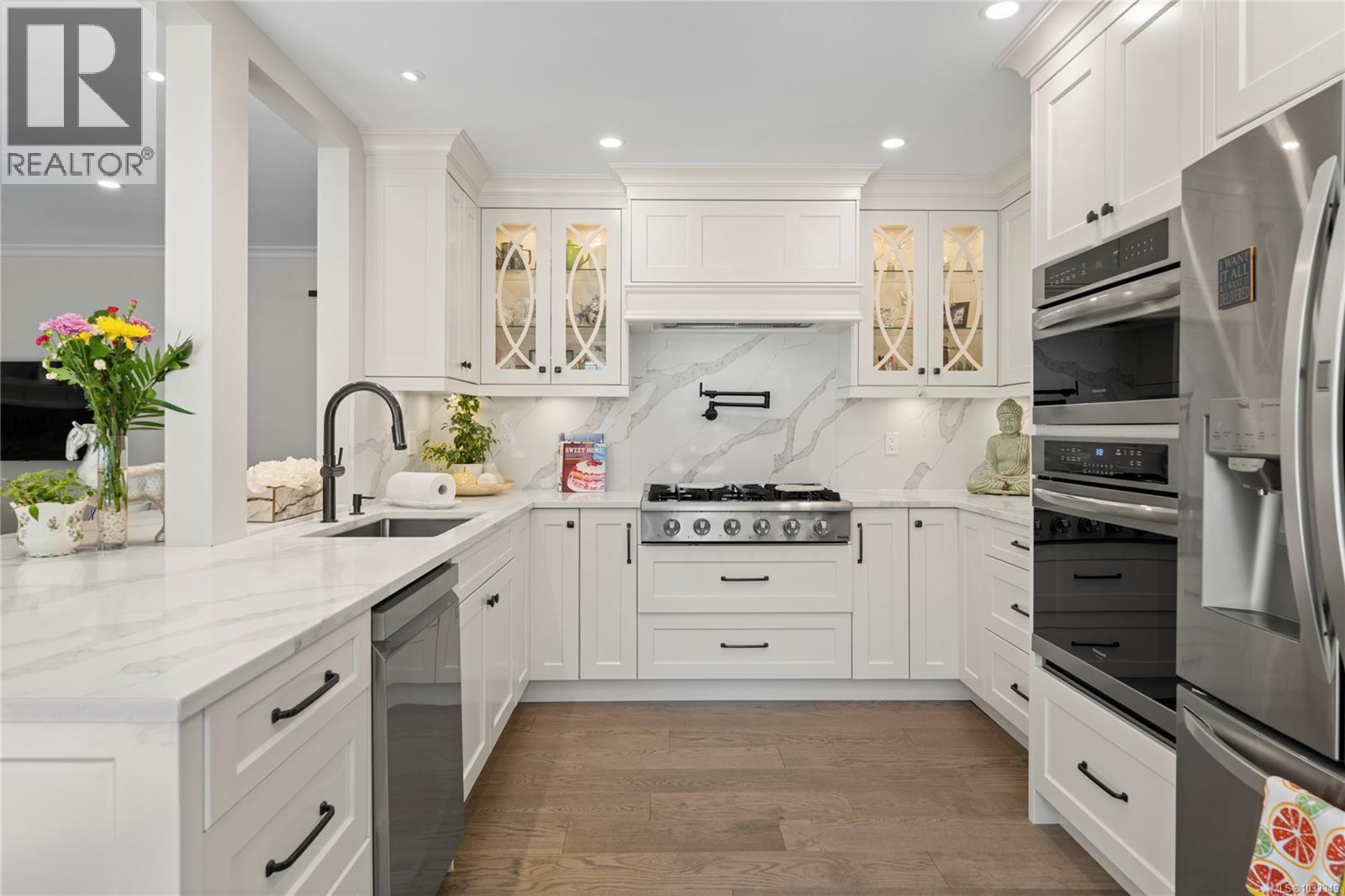 221 Blairgowrie Pl - Image 3