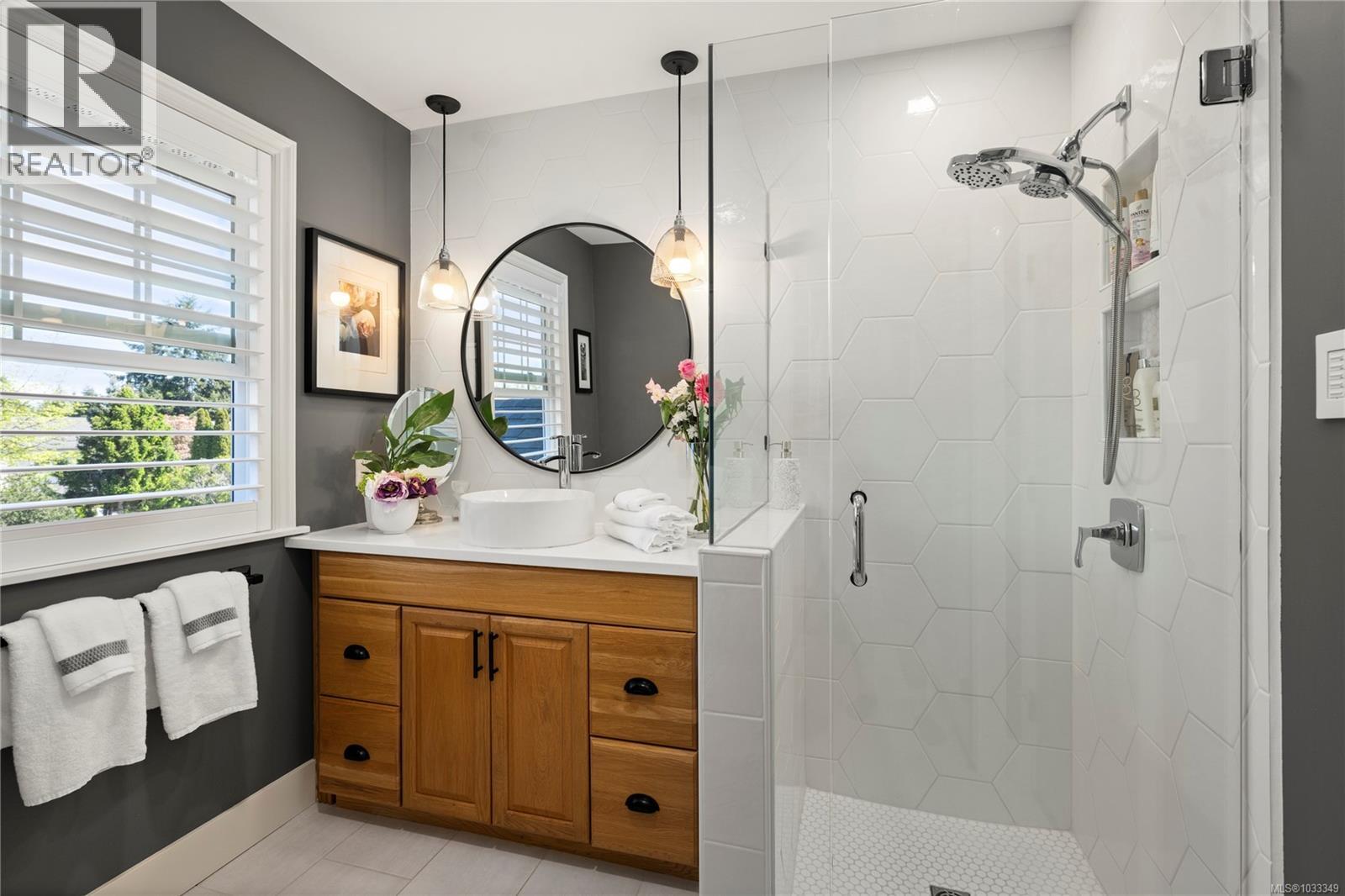 221 Blairgowrie Pl - 8