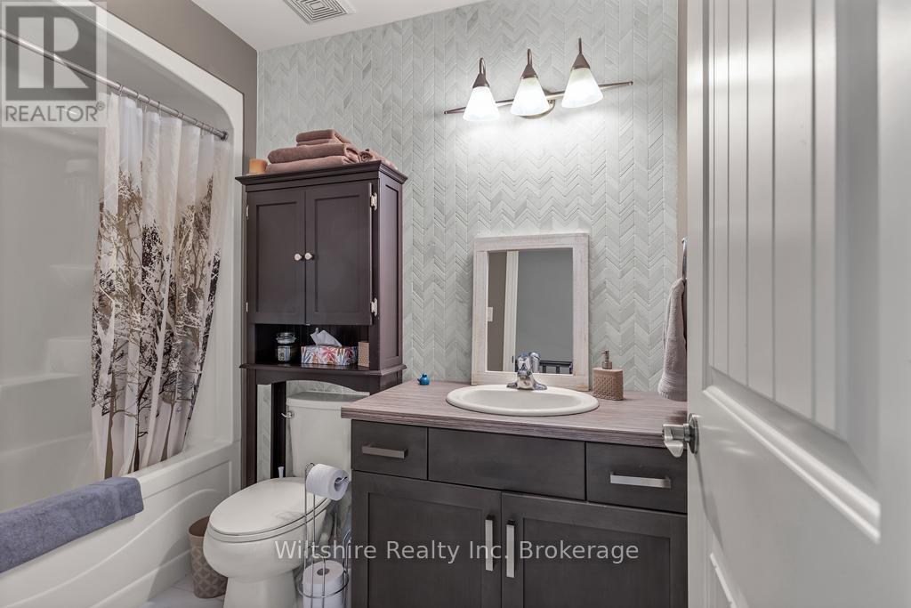 335 TALBOT STREET - 23
