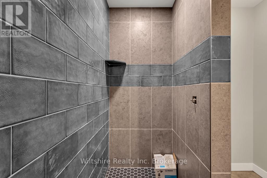 335 TALBOT STREET - 24