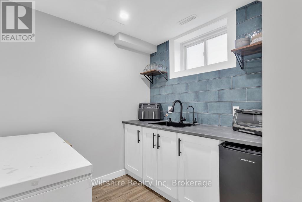 335 TALBOT STREET - 27