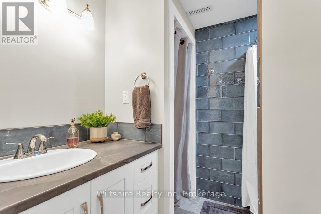 335 TALBOT STREET - 28