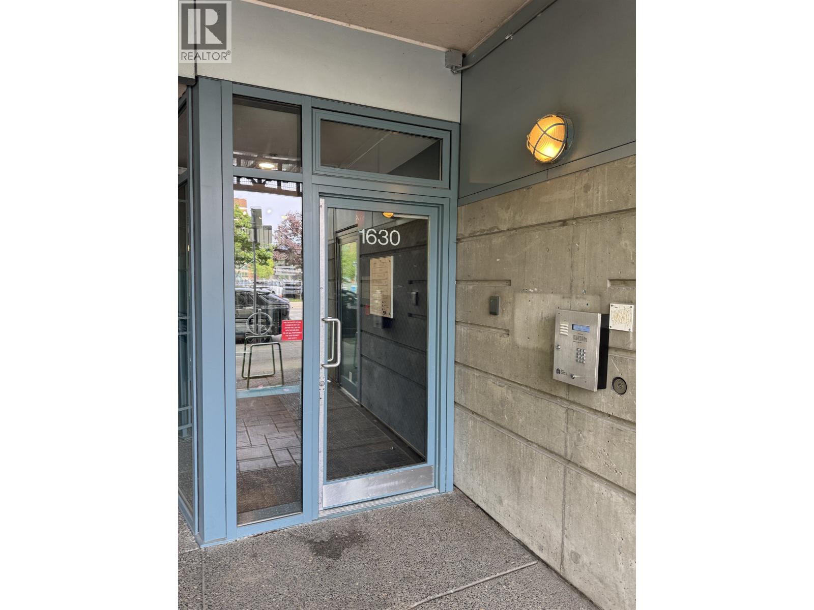 311 1630 W 1ST AVENUE — photo 2