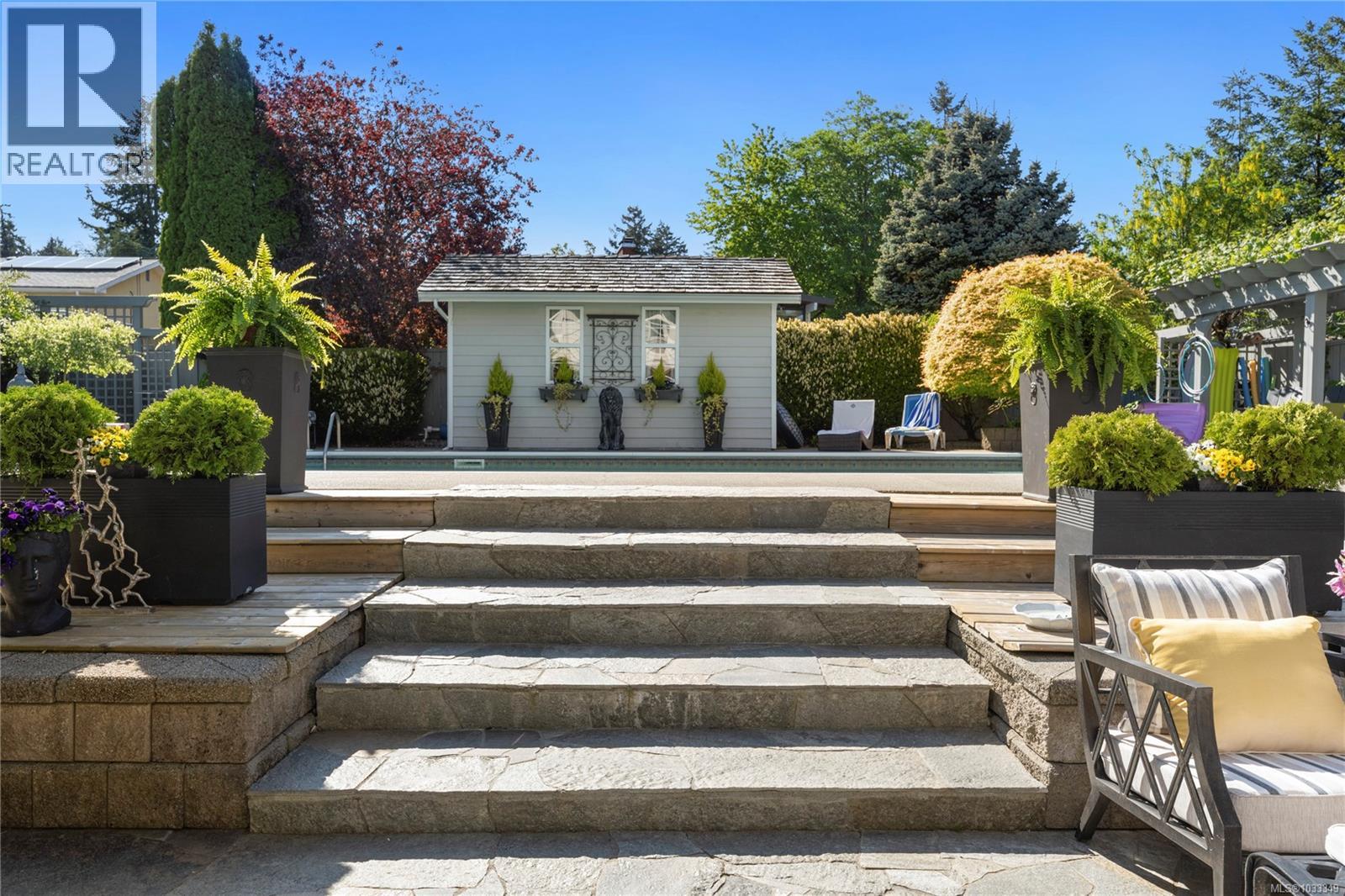 221 Blairgowrie Pl - 48