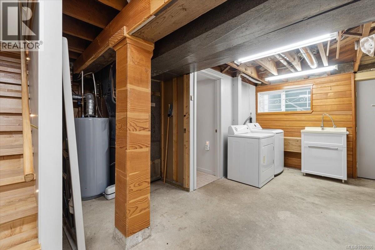 1370 Graham Cres - 21
