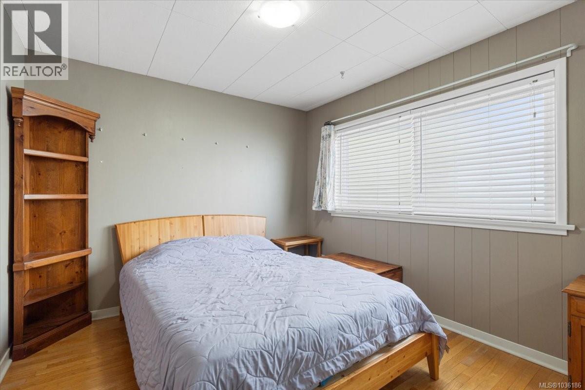 1370 Graham Cres - 15