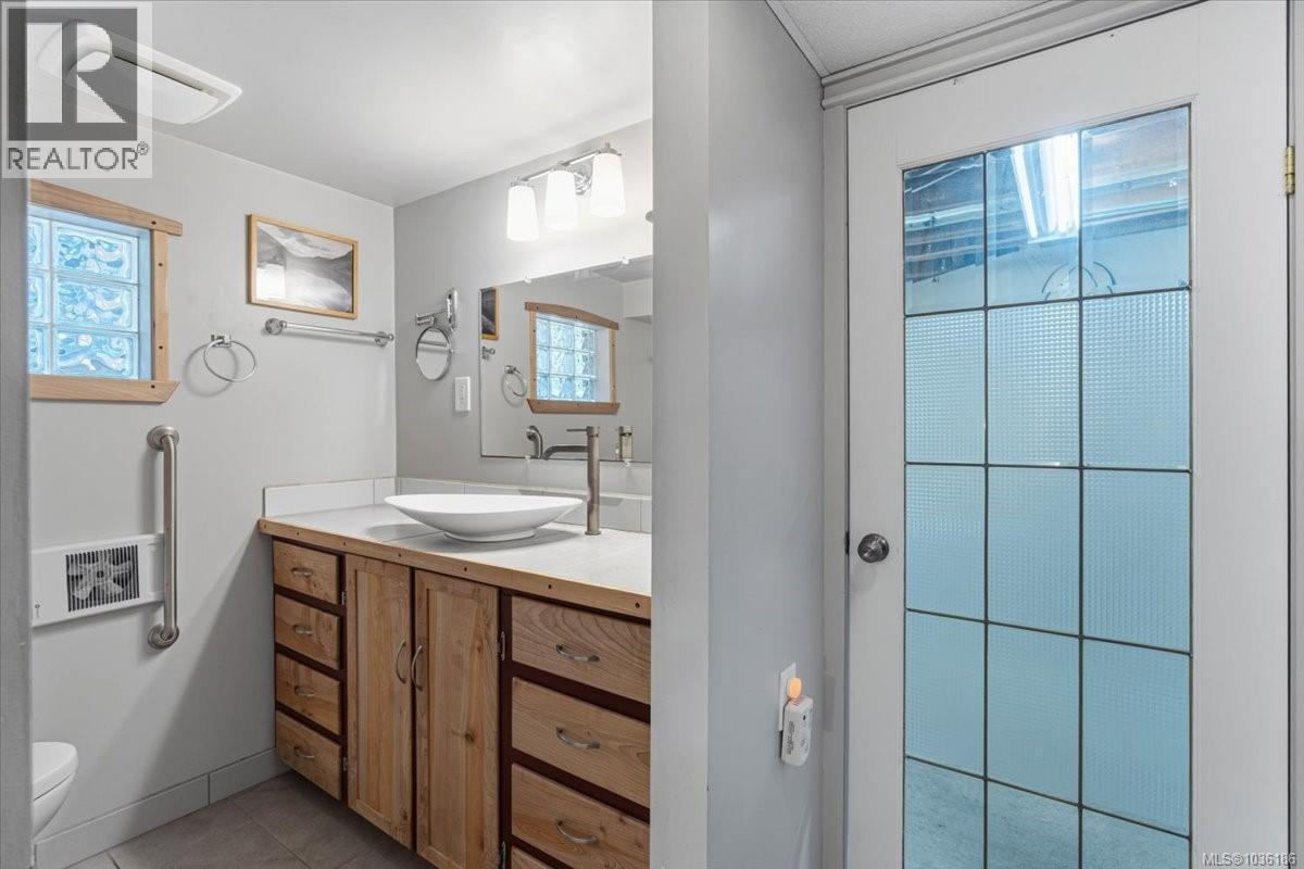 1370 Graham Cres - 24