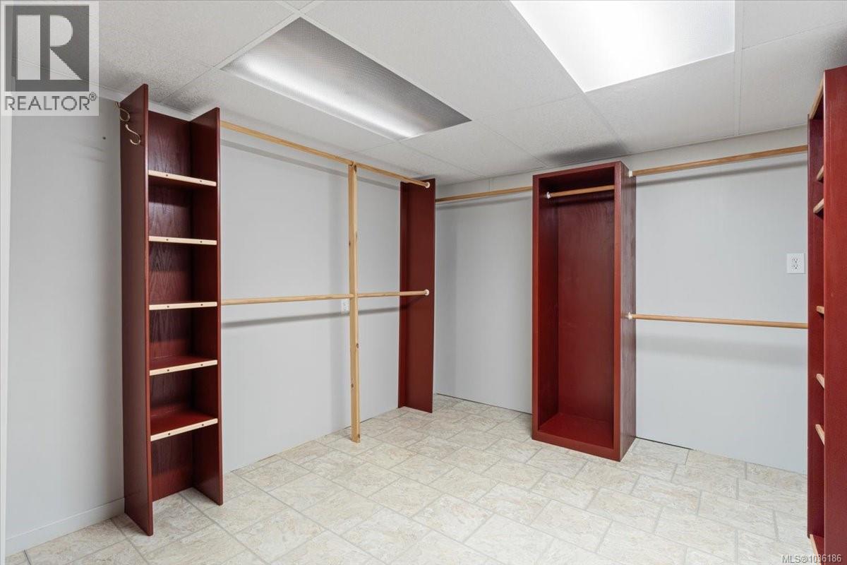 1370 Graham Cres - 26