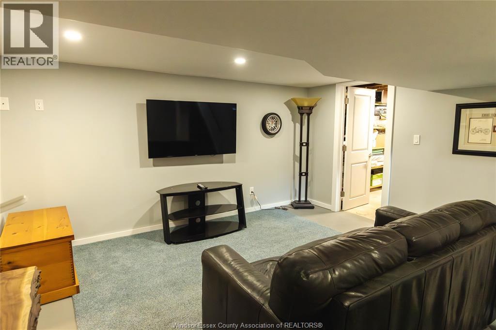 1649 ST. GABRIEL, Windsor, Ontario, N9E1P1 — Photo 19