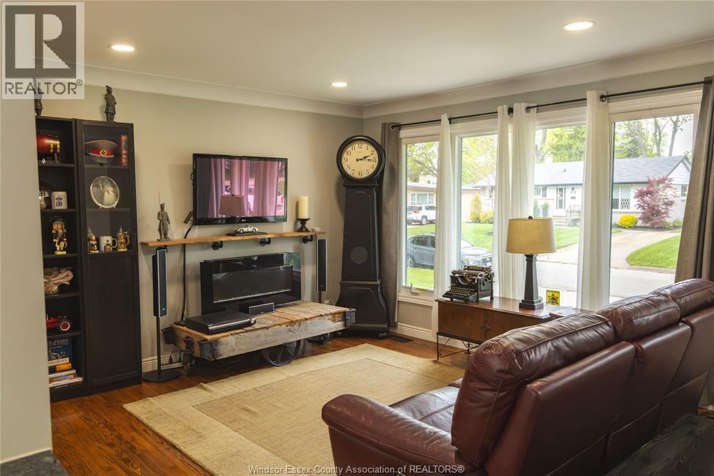 1649 ST. GABRIEL - 2