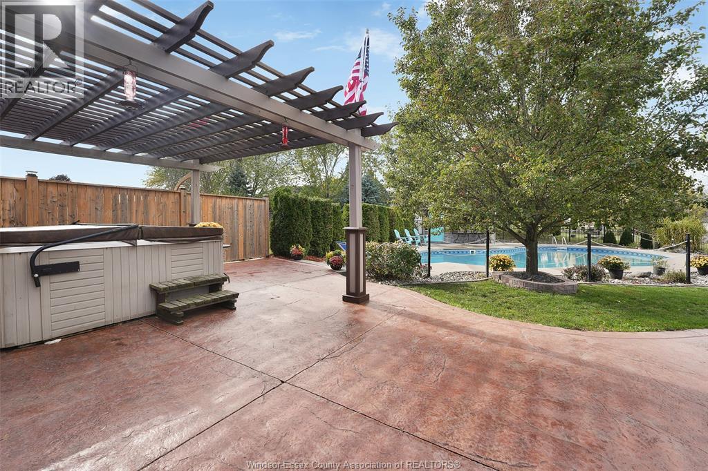 1 KINGSBRIDGE, Amherstburg, Ontario, N9V4A4 — Photo 31