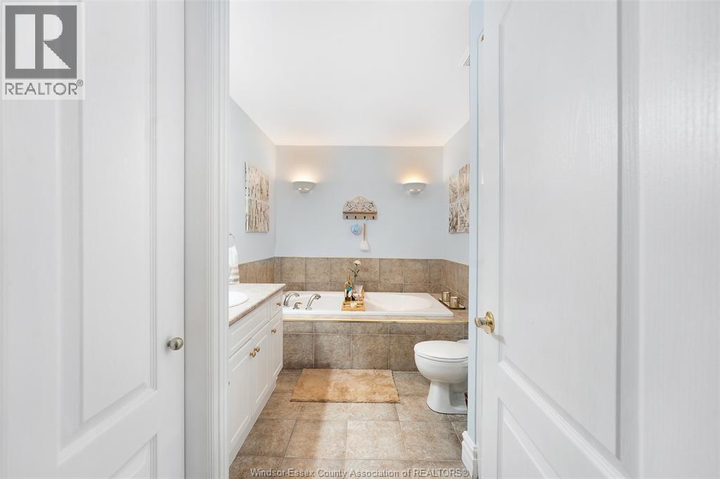 1 KINGSBRIDGE, Amherstburg, Ontario, N9V4A4 — Photo 24