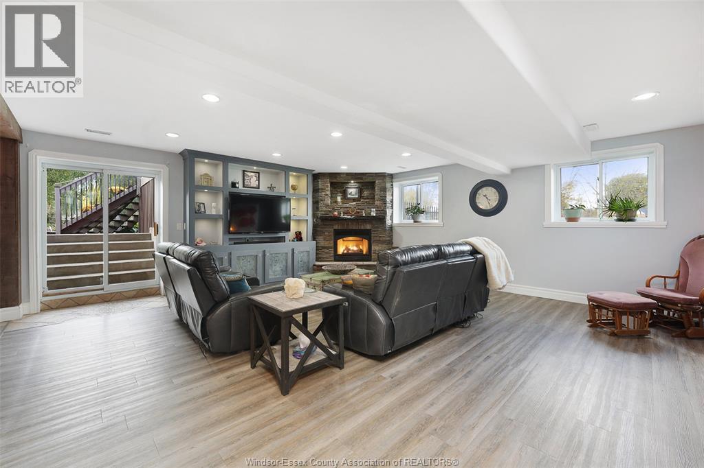 1 KINGSBRIDGE, Amherstburg, Ontario, N9V4A4 — Photo 20