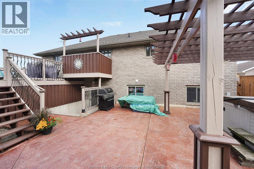 1 KINGSBRIDGE, Amherstburg, Ontario, N9V4A4 — Photo 41