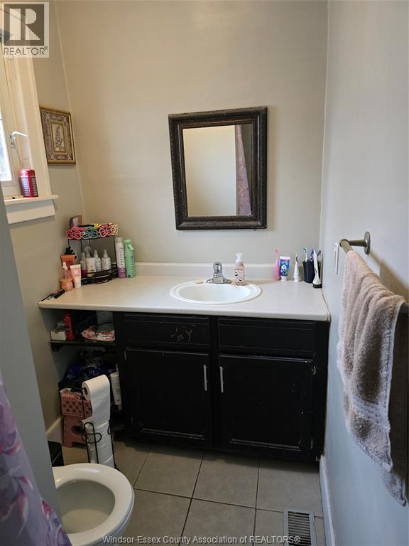 2296 CHANDLER Unit# 2, Windsor, Ontario, N8W4A4 — Photo 3