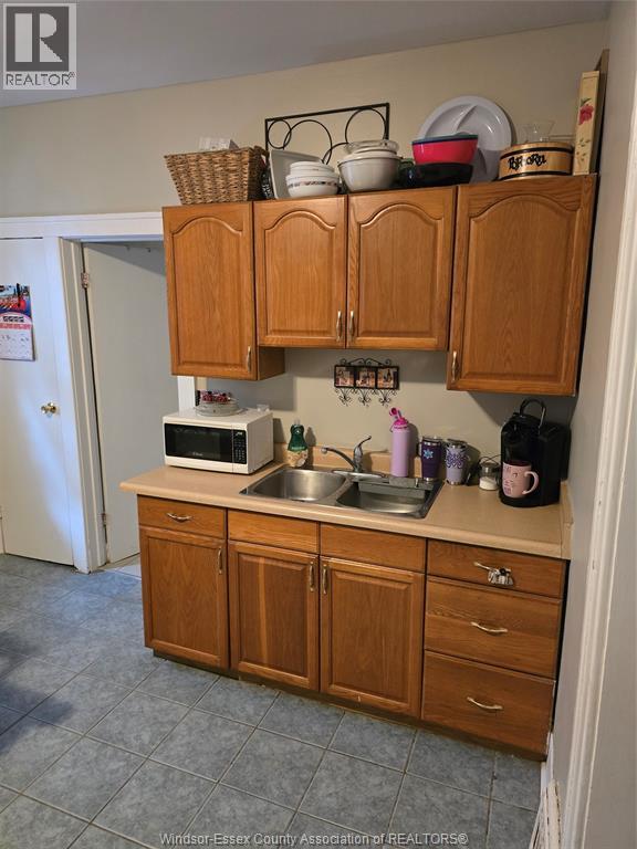 2296 CHANDLER Unit# 2, Windsor, Ontario, N8W4A4 — Photo 10