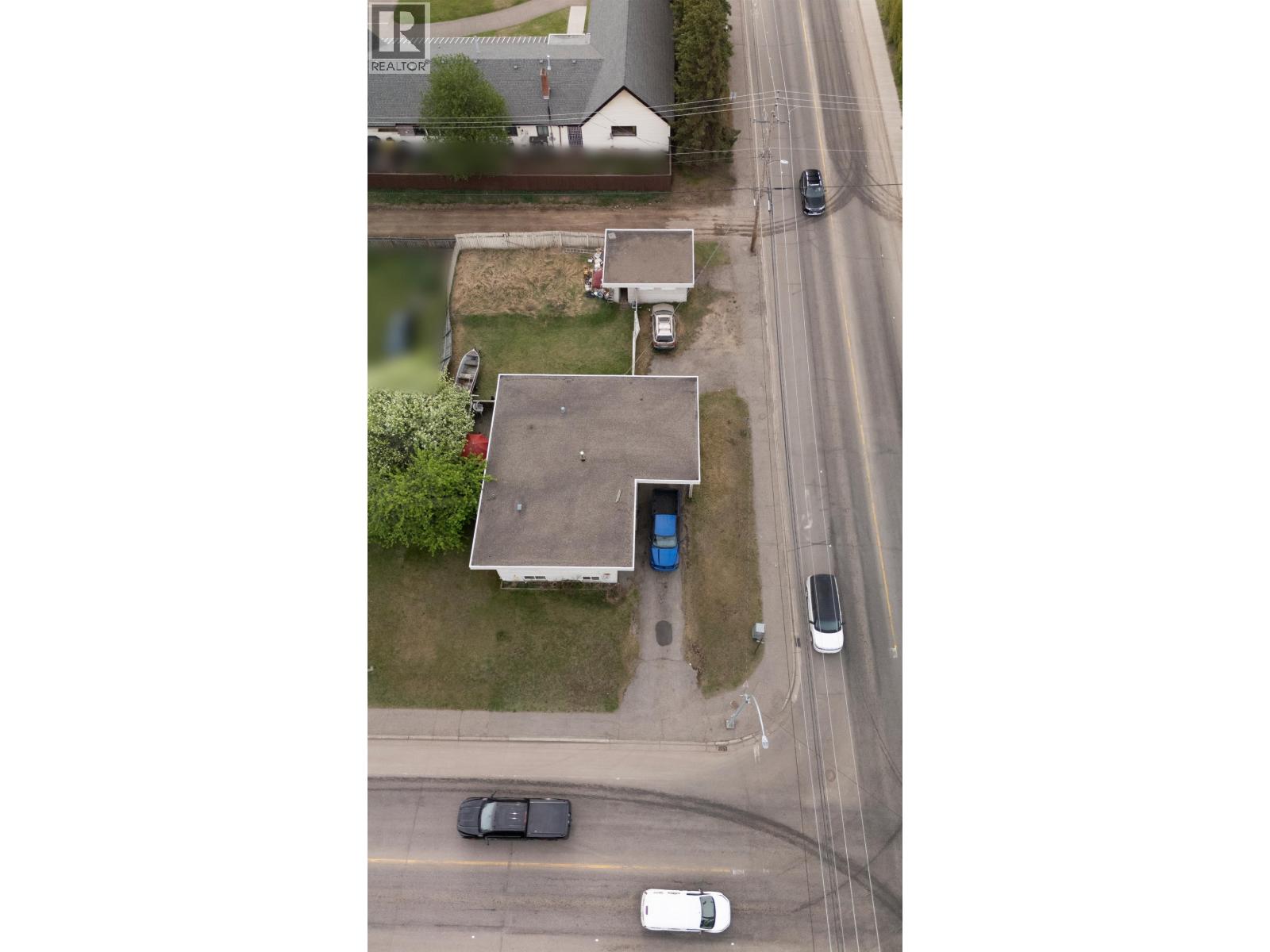 Photo 8 of 27 — 1027 CARNEY STREET · Prince George, BC