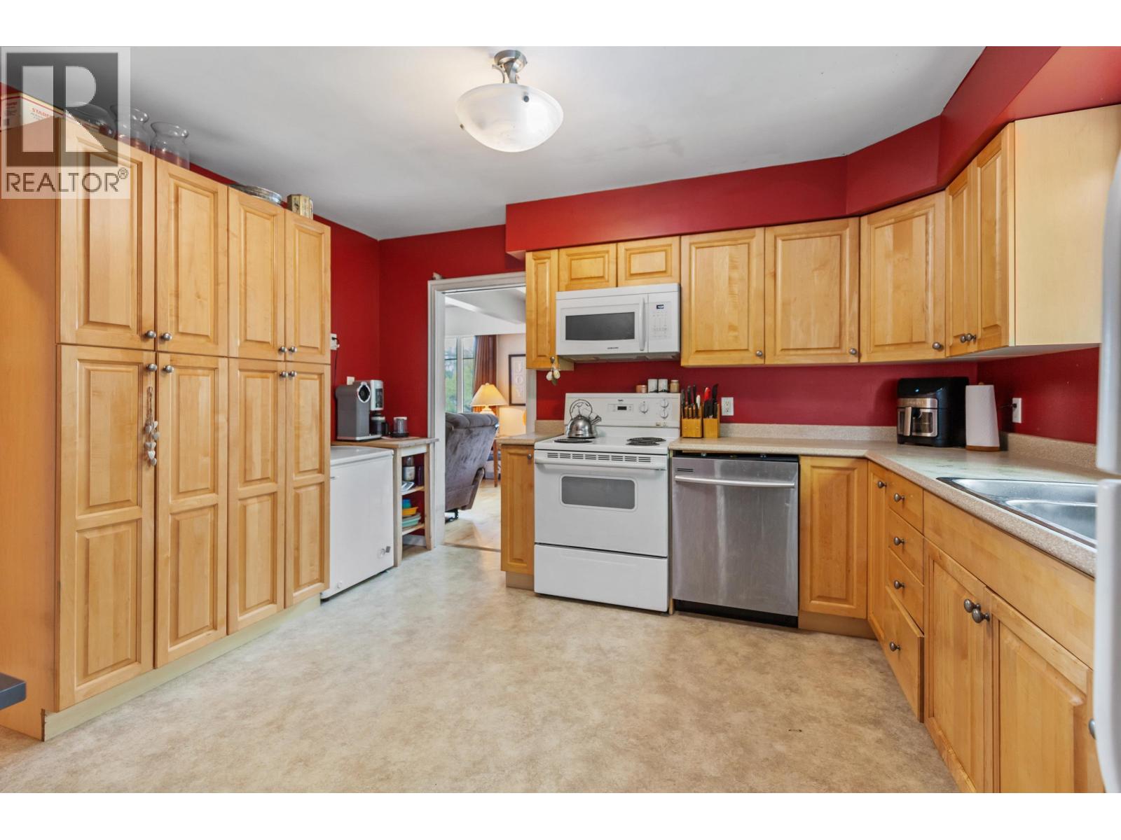 1027 CARNEY STREET - 10