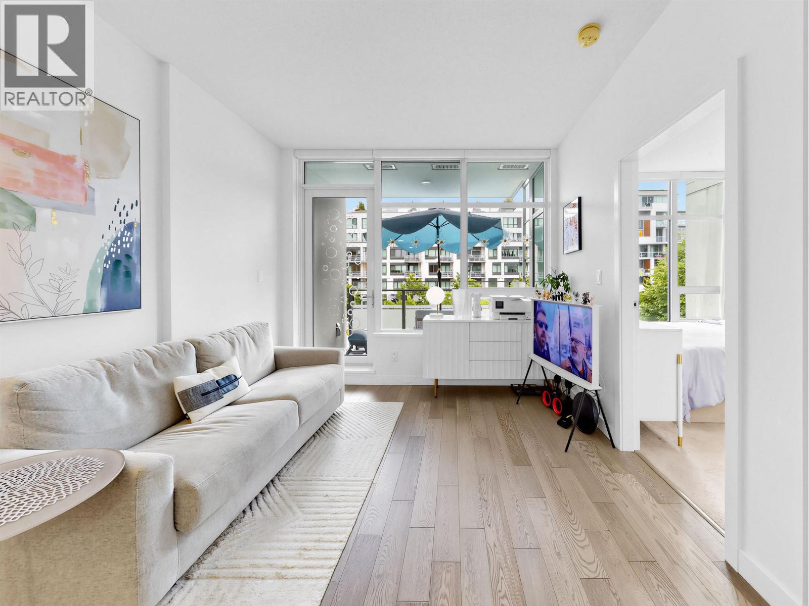 304 4963 CAMBIE STREET